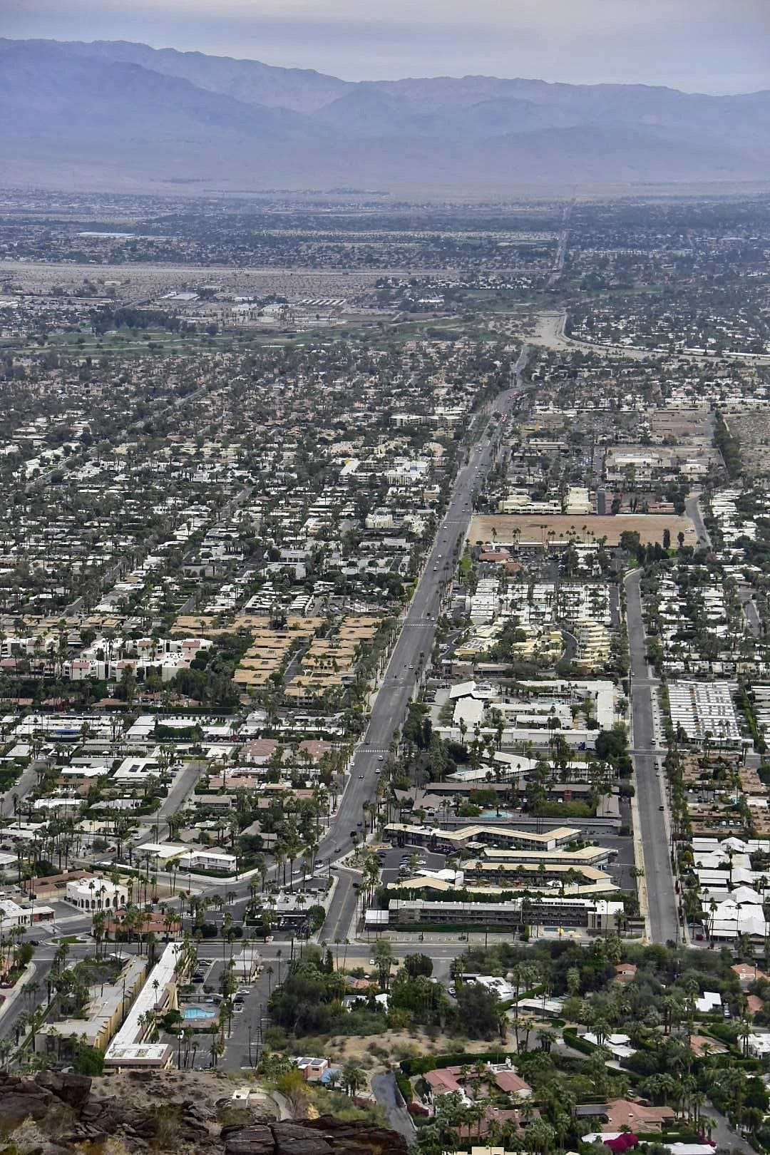 Palm Canyon Drive Stroll