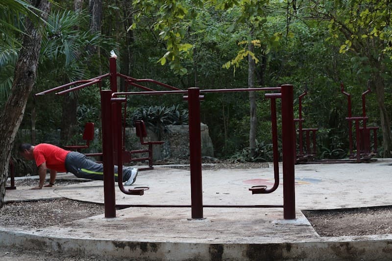 Parque Urbano Kabah Nature Walk