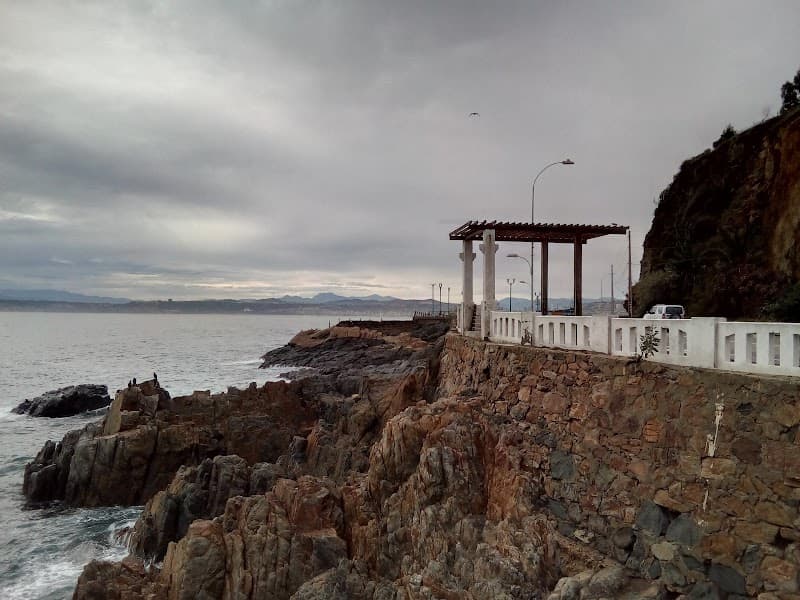 Paseo Altamirano & Coastal Walk
