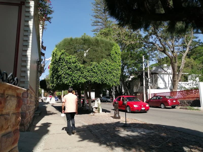 Paseo de la Presa & Park Walk