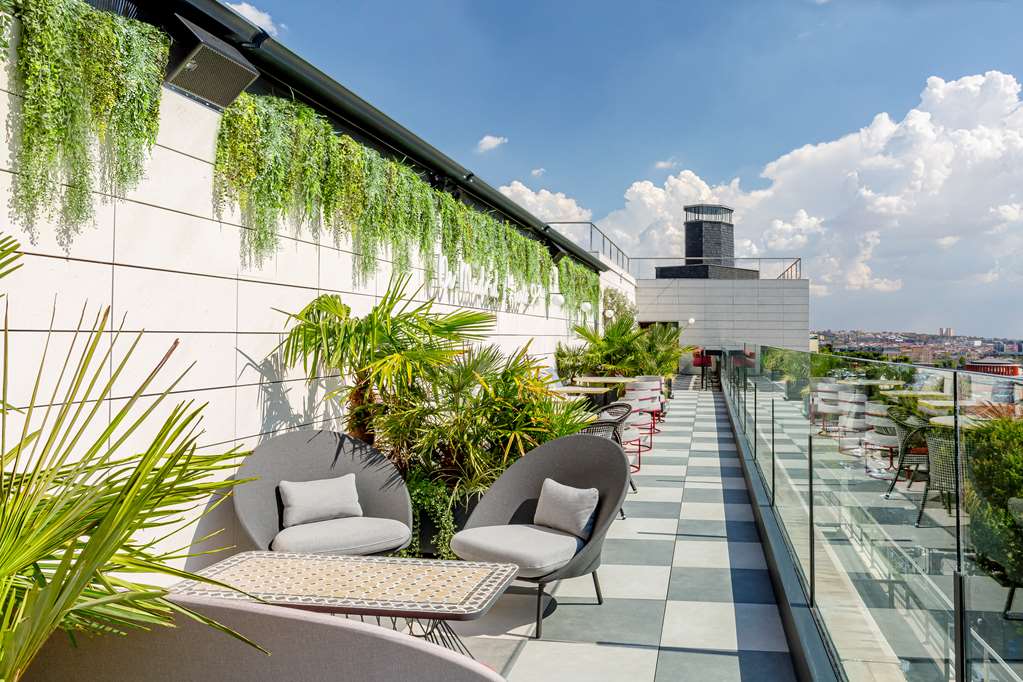 Paseo del Arte Suites