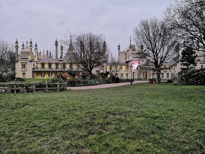 Pavilion Gardens & The Lanes