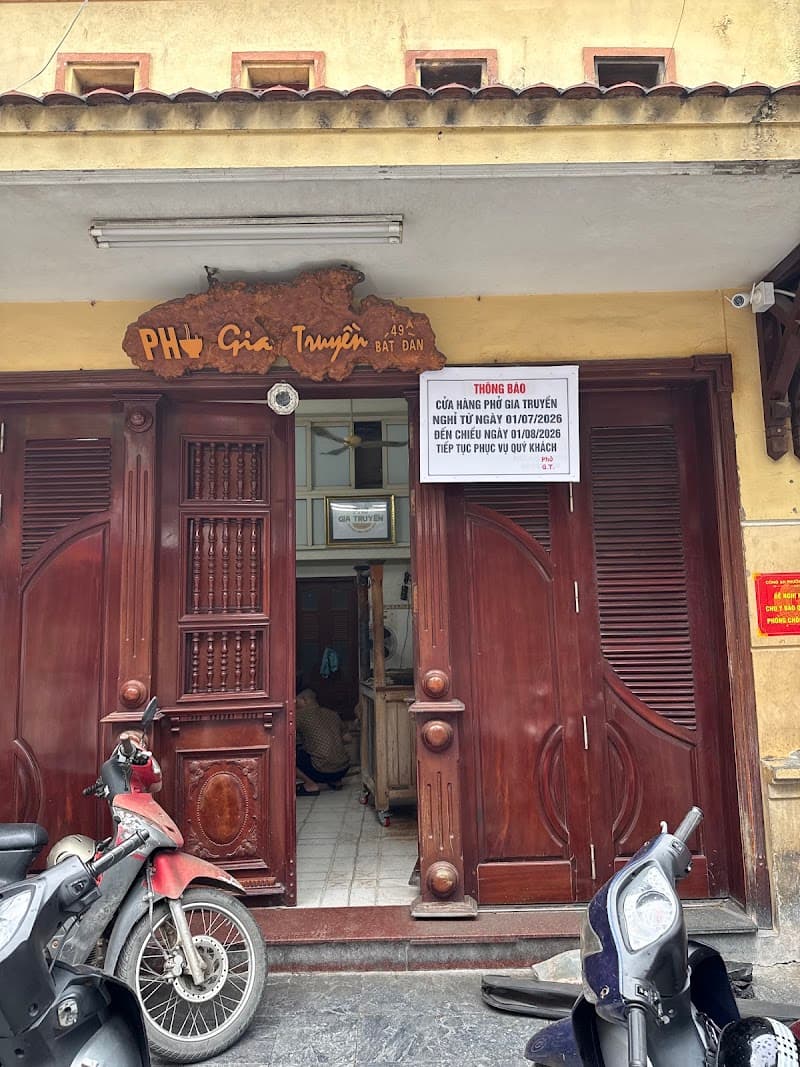 Hanoi in 5 Days: Temples, Streets, Art, and Flavors