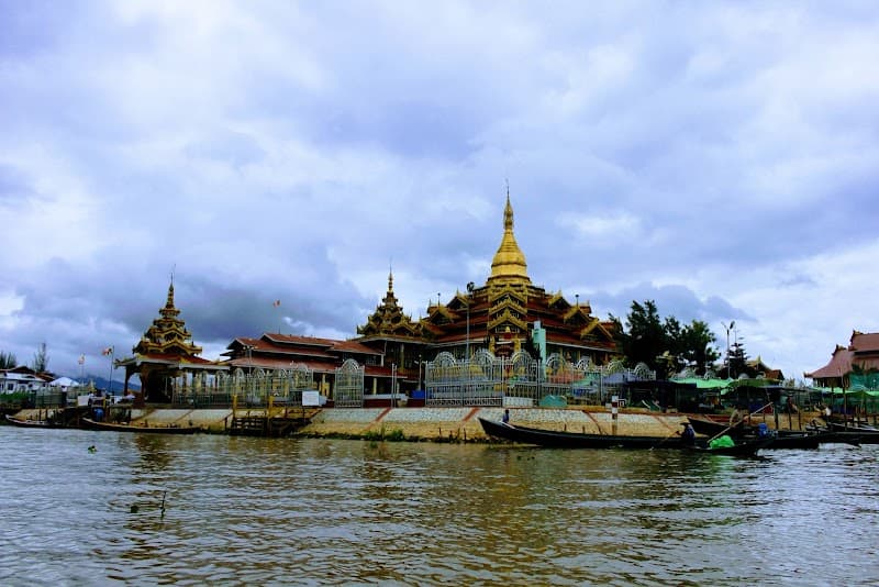 Phaung Daw Oo Pagoda Visit (via Boat)