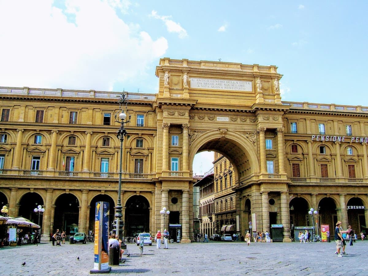 Piazza della Repubblica Free Time