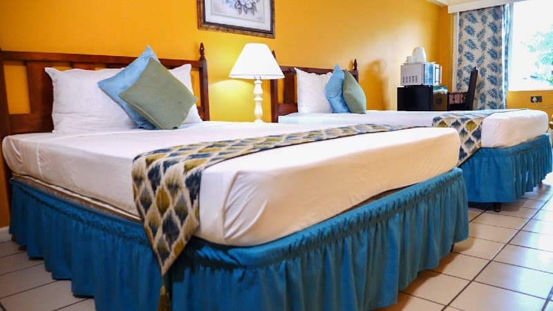 Pineapple Court Hotel