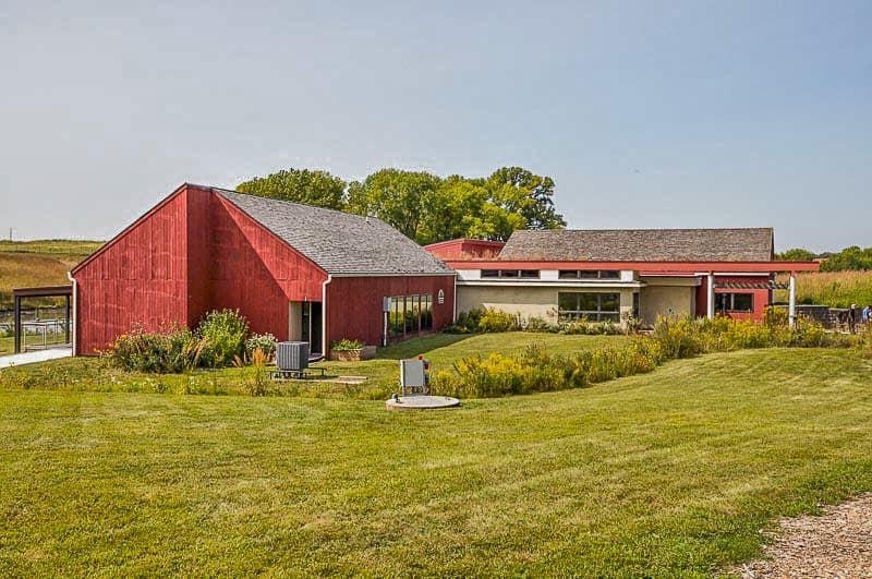 Pioneers Park Nature Center – Woodland & Stream Trails