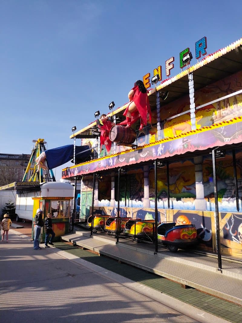 Plainpalais Flea Market (Marché aux Puces)