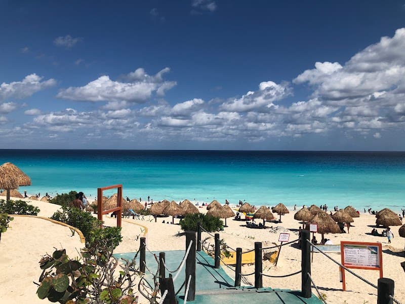 Playa Delfines
