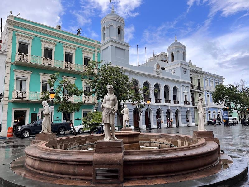 Plaza de Armas and San Juan Cathedral area