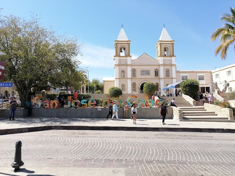 Plaza Mijares & Iglesia San José