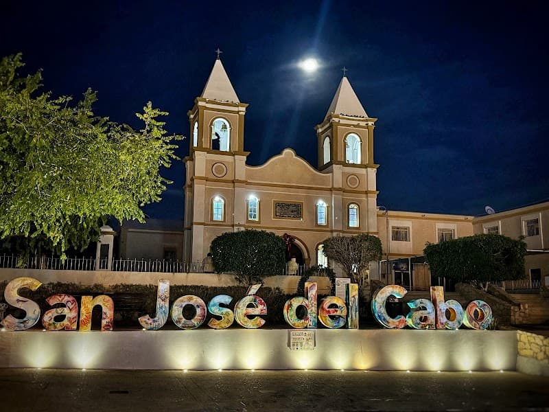 Plaza Mijares & Mission San José del Cabo Church