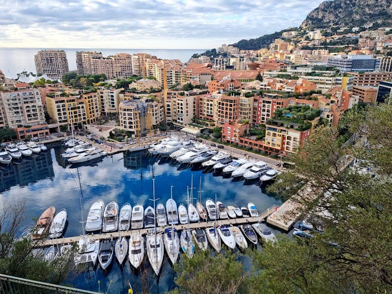 Port de Fontvieille Stroll