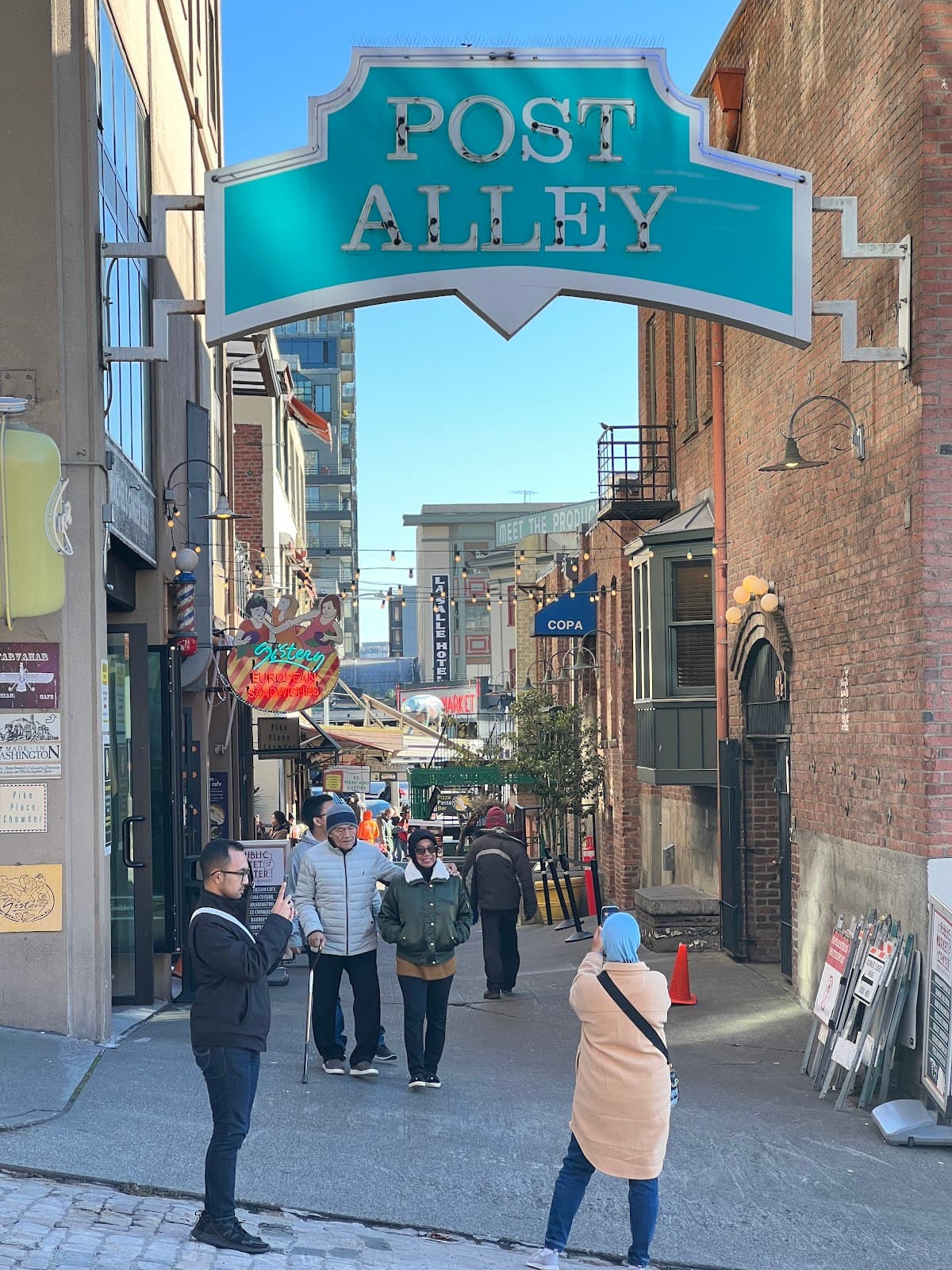 Post Alley & Market Stroll