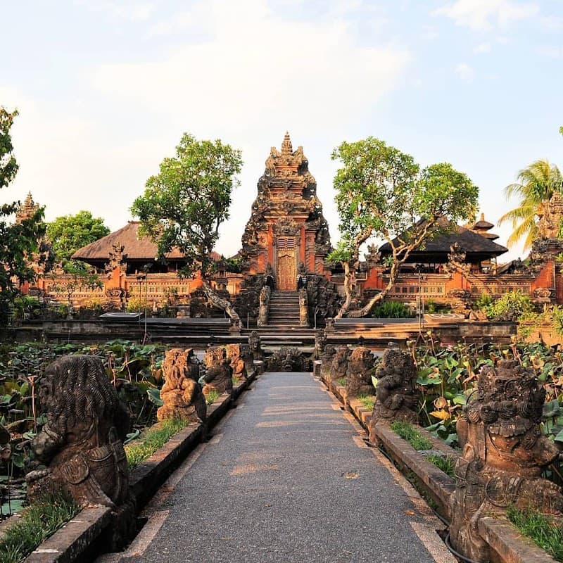 Pura Taman Saraswati