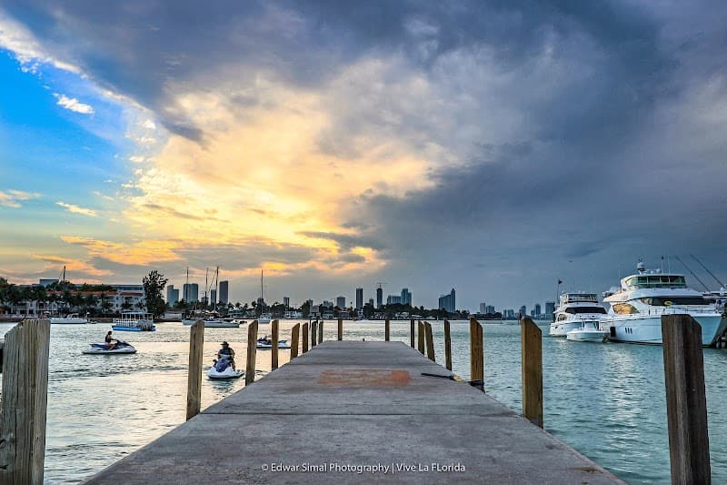 Pura Vida Sunset Harbour
