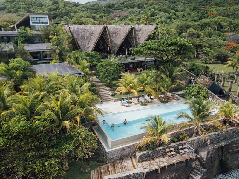 Puro Surf Hotel