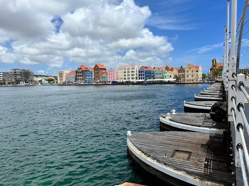 Queen Emma Pontoon Bridge