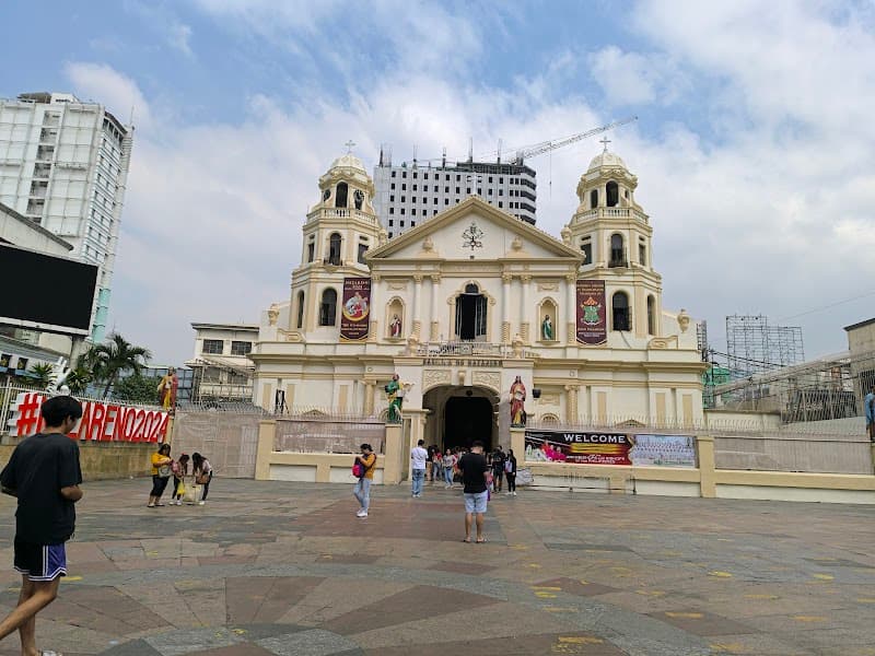 Quiapo Church & Market
