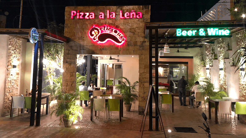 Rústico Pizza a la Leña