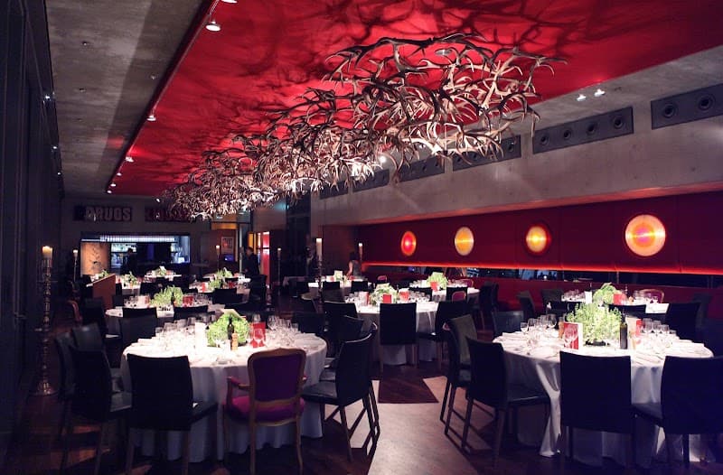 Restaurant M32