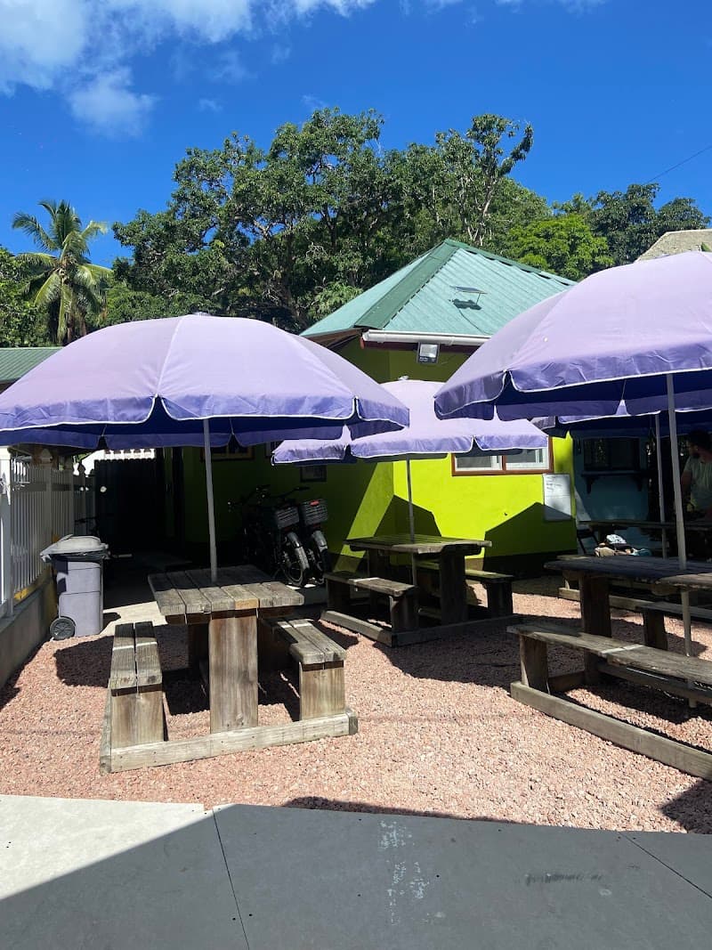 Rey & Josh Café Takeaway