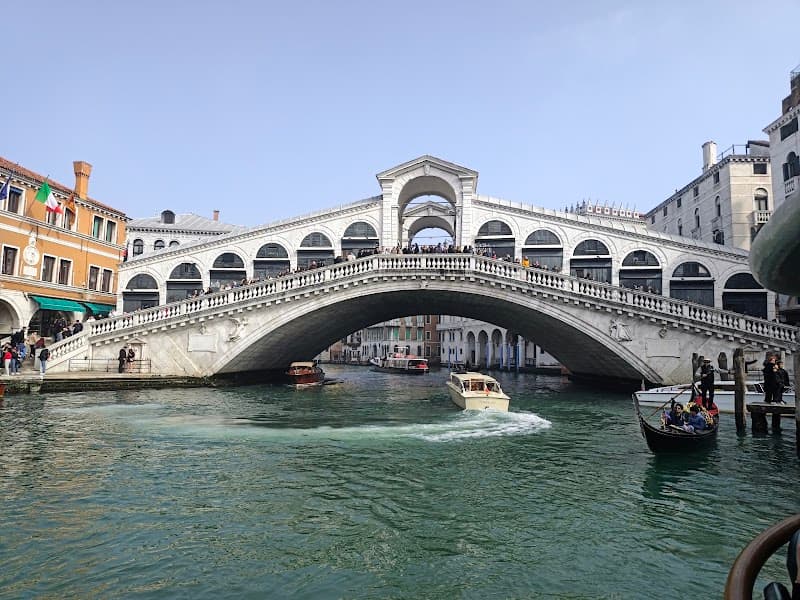 Rialto Market and Rialto Bridge