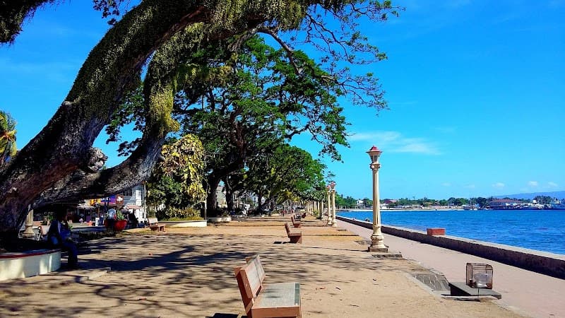 Rizal Boulevard Seaside Walk
