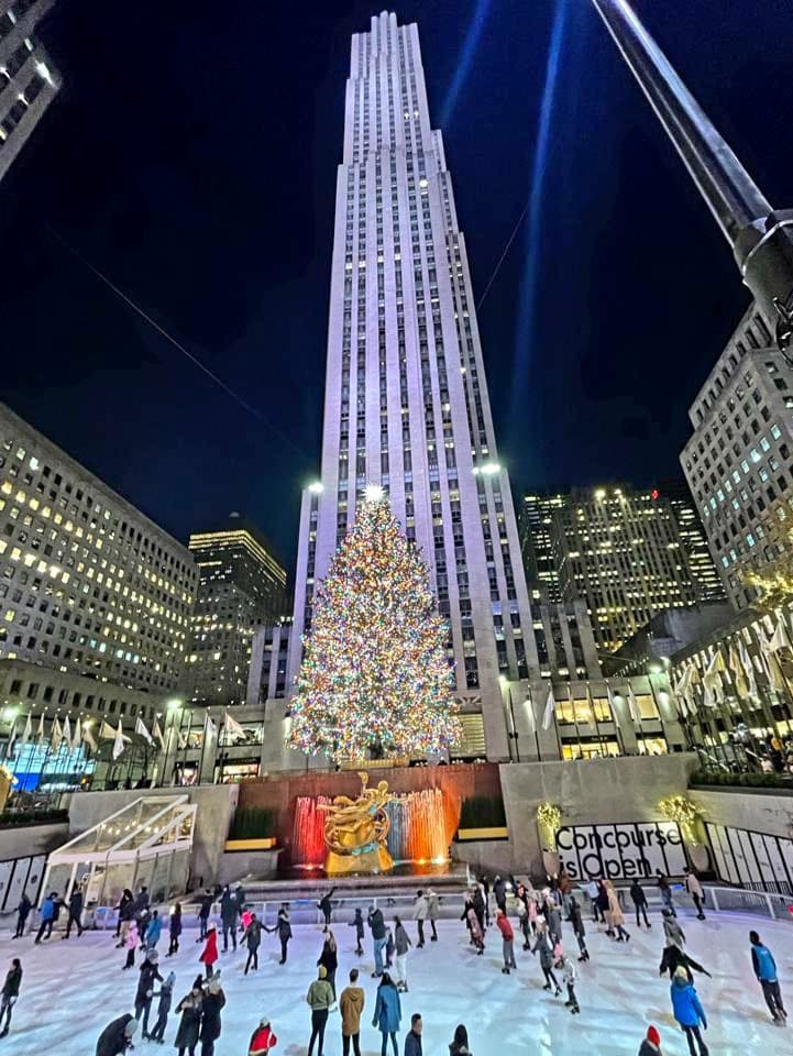 Rockefeller Center & Nighttime Midtown Walk