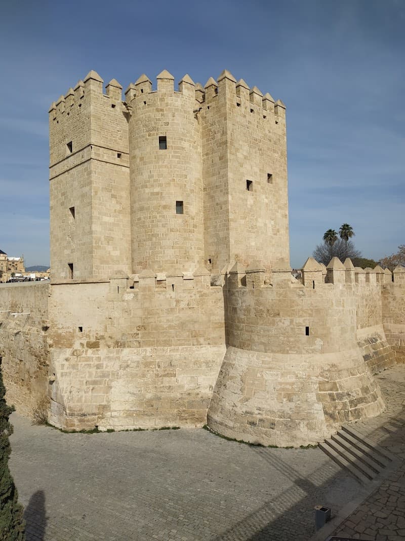 Roman Bridge and Calahorra Tower Exterior Walk