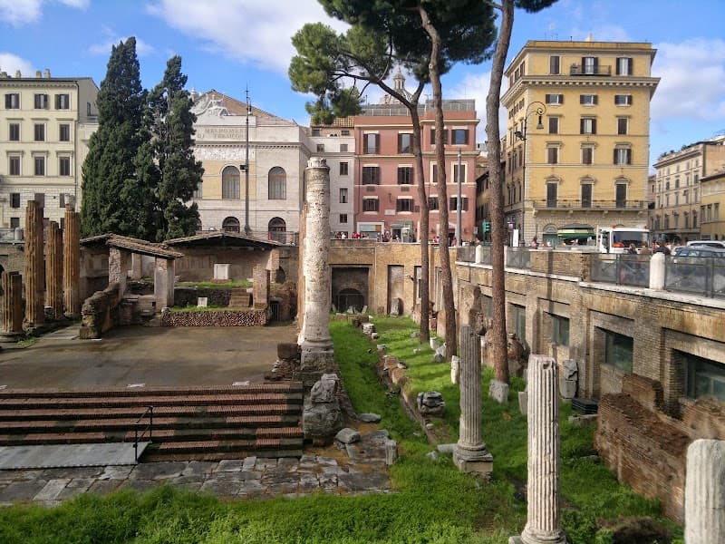 Roman Ghetto & Largo di Torre Argentina Walk