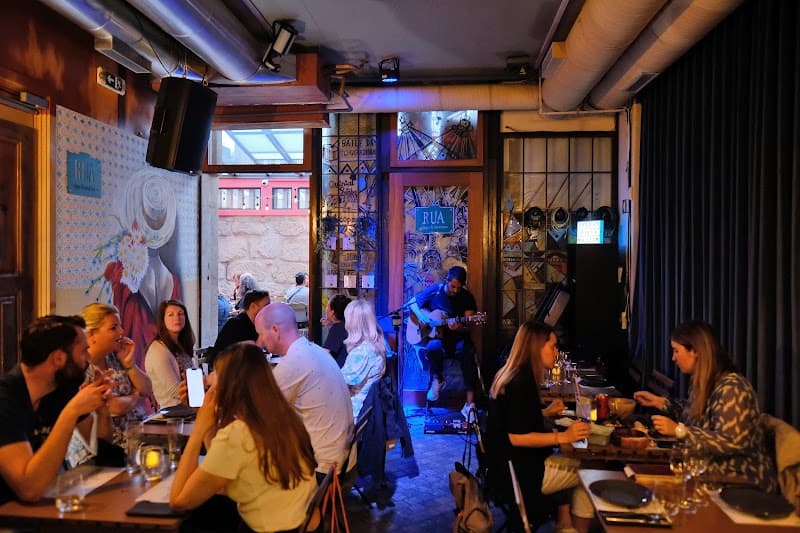 Rua Tapas & Music Bar