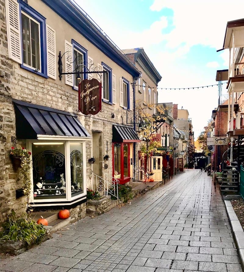Rue du Petit-Champlain Free Explore Time