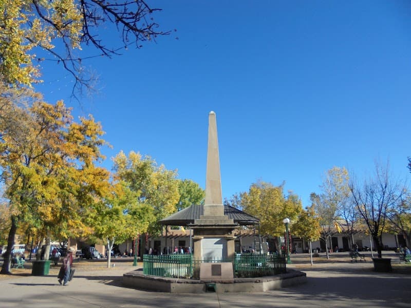 Santa Fe Plaza Shopping & Free Explore
