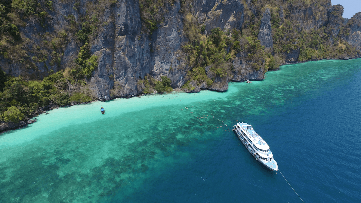 Sea Angel Cruise Phi Phi Scuba