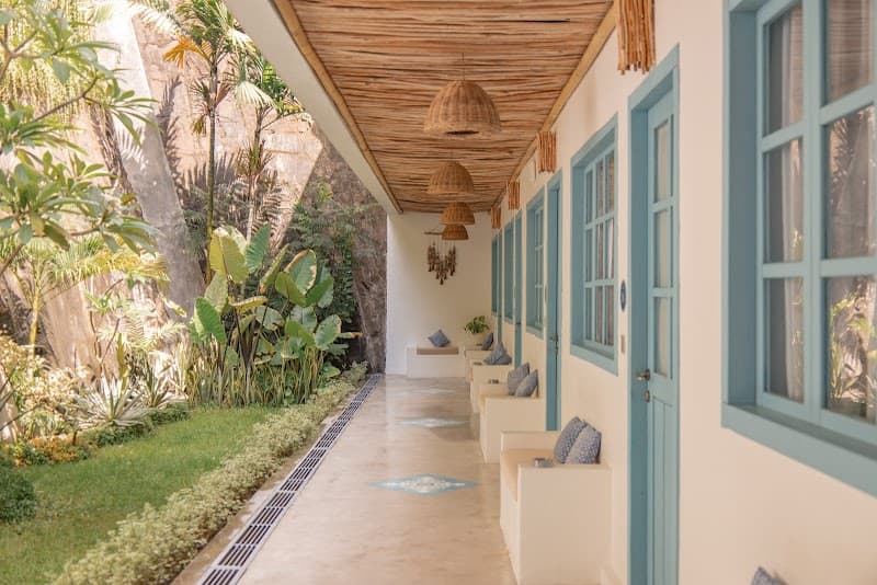 Seaesta Komodo Hostel & Hotel (Private Rooms)