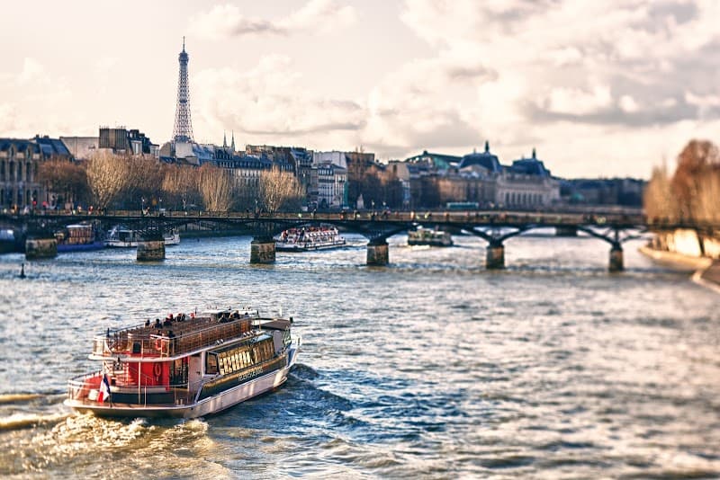 Seine Evening Cruise (Bateaux Mouches or Vedettes de Paris)