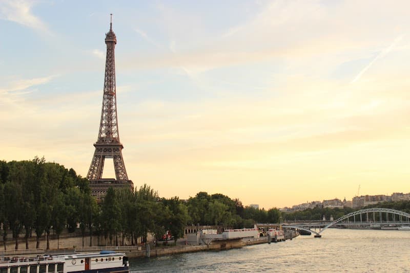 Seine River Sunset Cruise (from Pont de l'Alma or near Eiffel)