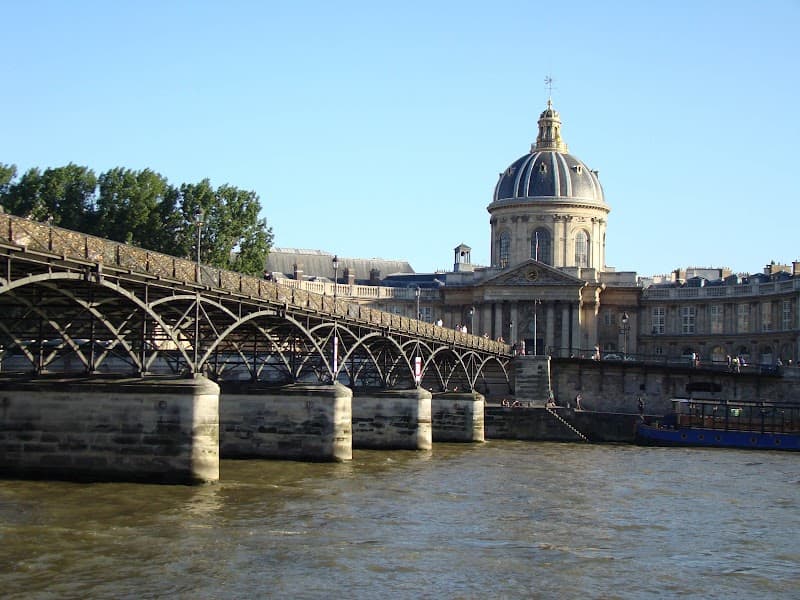 Seine Riverside Walk (Musée d’Orsay to Pont des Arts)