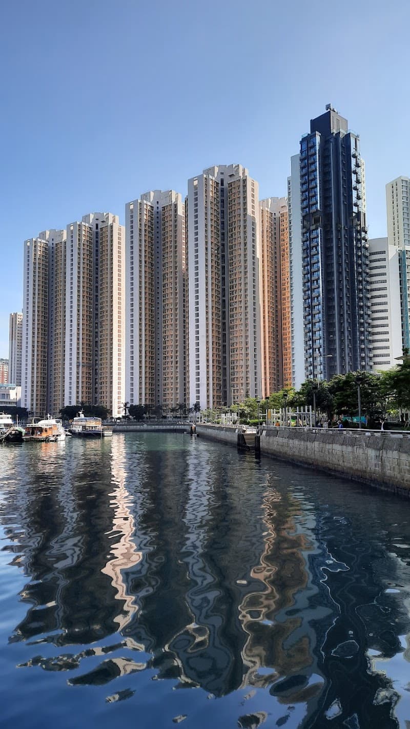 Shau Kei Wan Fishing Village & Market