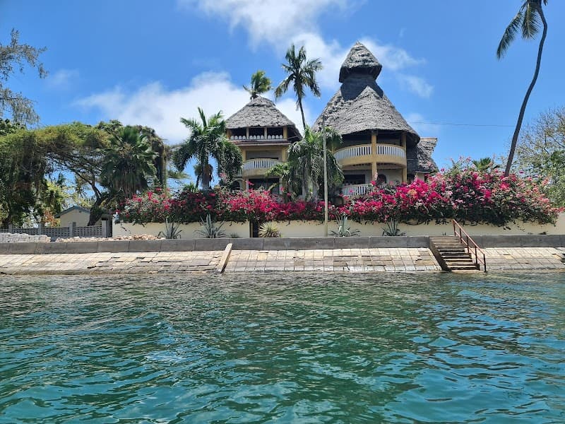 Lamu Island Romance: Swahili Charm, Dhow Sunsets, Quiet Beaches