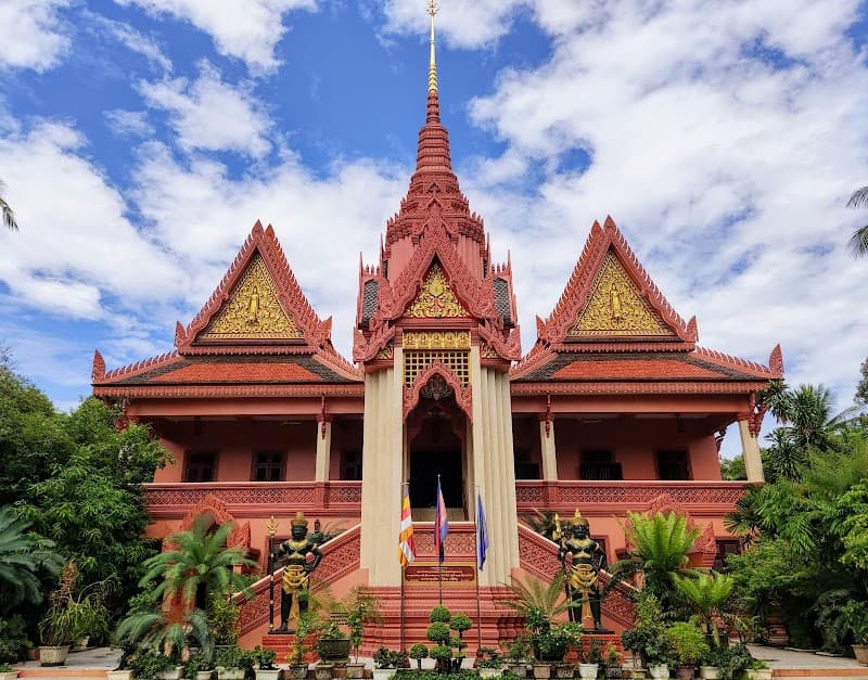 Siem Reap River & Wat Bo Stroll