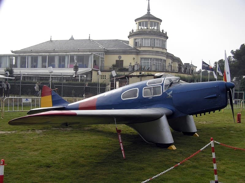 Skydiving at Cuatro Vientos