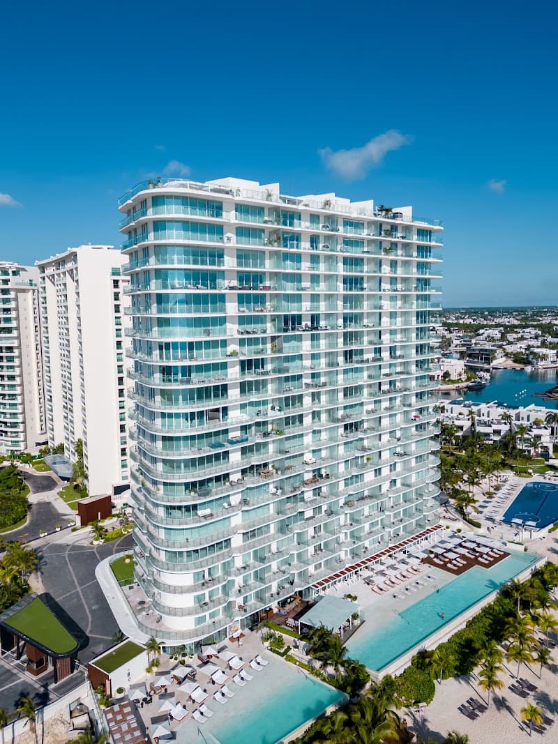 SLS Cancún Hotel & Residences
