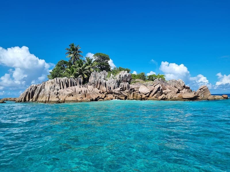 Snorkeling at St Pierre Islet