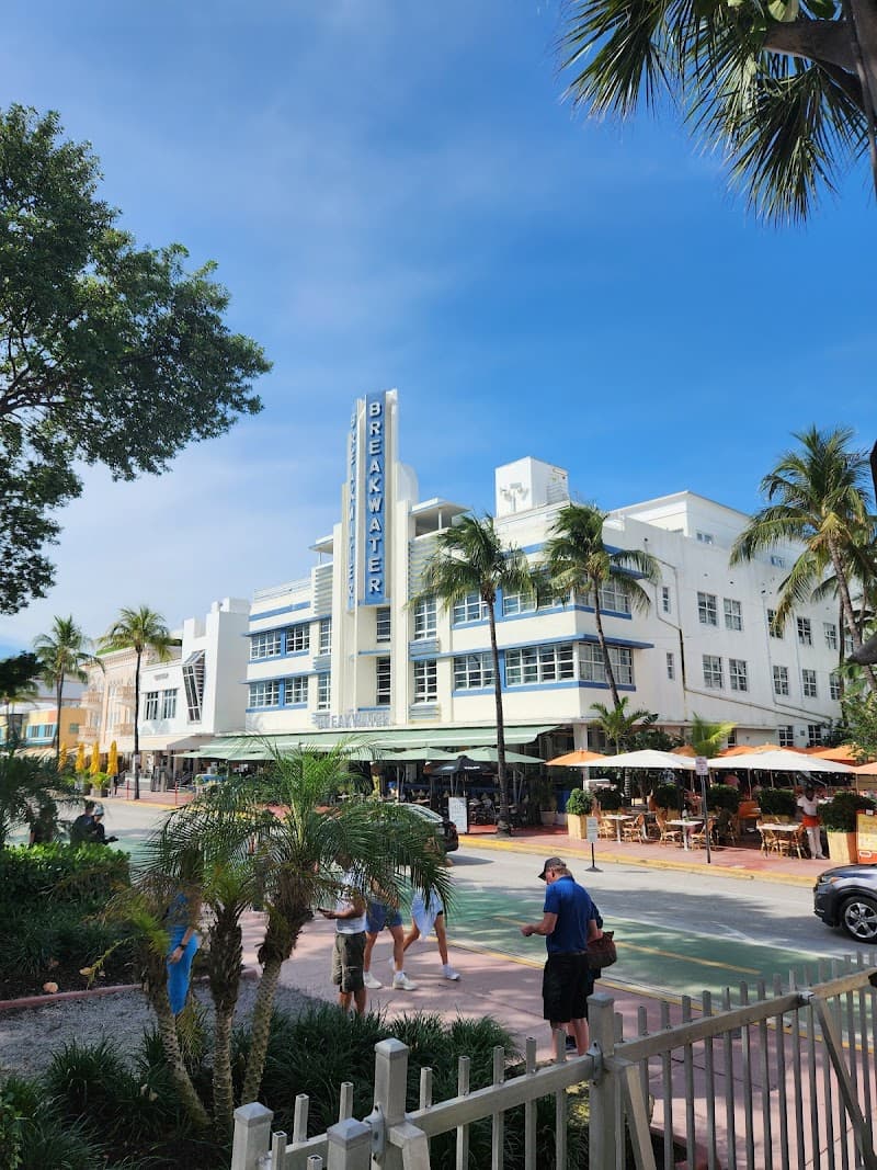 South Beach Gourmet Walking Food and Art Deco Tour