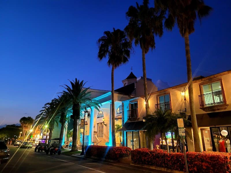 St. Armands Circle Free-Explore