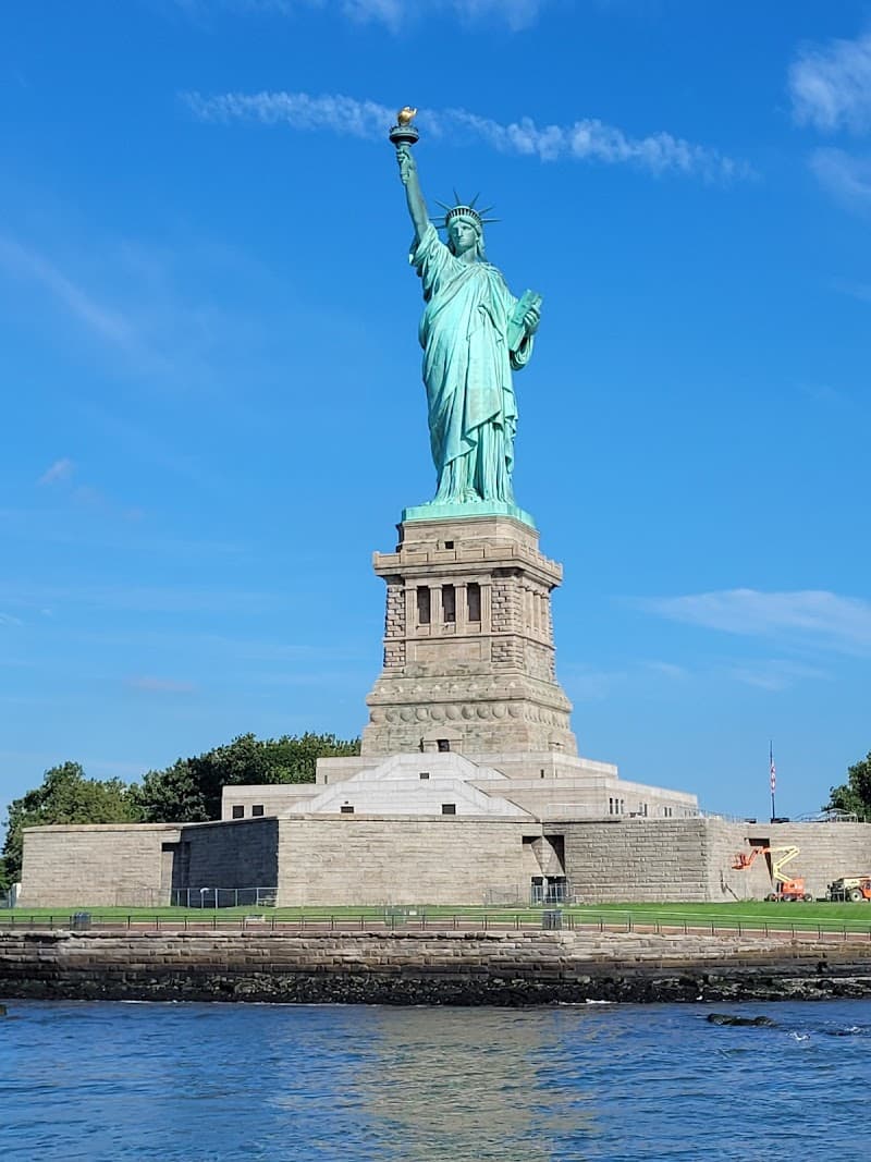 Statue of Liberty & Ellis Island (Harbor Cruise or Ferry)