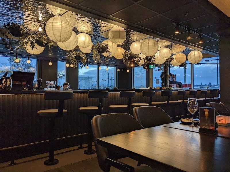 Sushi X Modern Bar