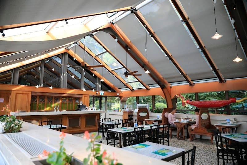Tai O Lookout (Vegetarian / Pescatarian Picks)